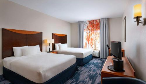 Queen Room with Two Queen Beds - Hearing Accessible
