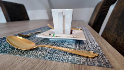 Apartment with Garden View