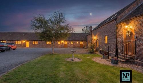 Two-Bedroom Deluxe Apartment