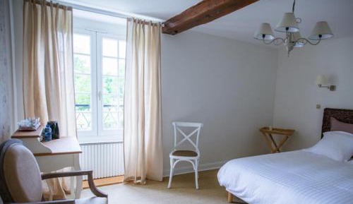Deluxe Room 2
