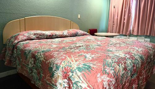 King Bed Smoking	