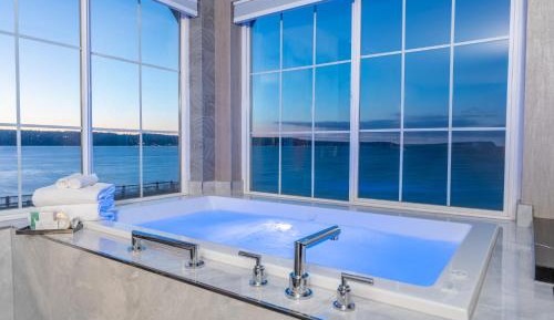 King Room with Spa Bath