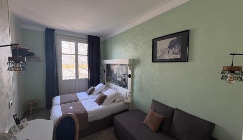 Standard Triple Room with Sea View
