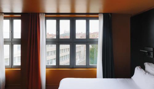 Double or Twin Room with City View