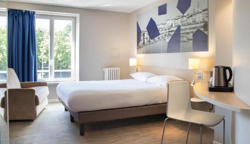 Comfort Room with One Double Bed