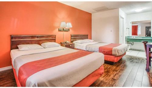 Queen Room with Two Queen Beds - Non-Smoking