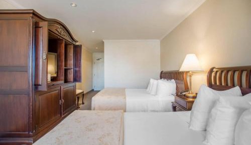 Classic Queen Room with Two Queen Beds