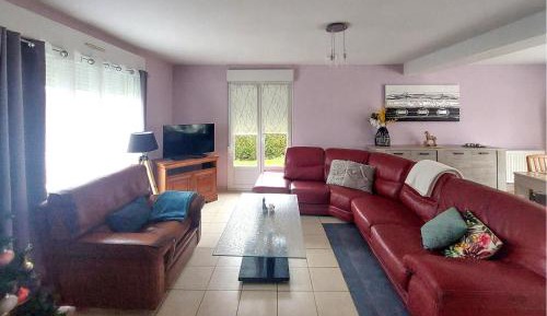 Three-Bedroom Vacation Home 