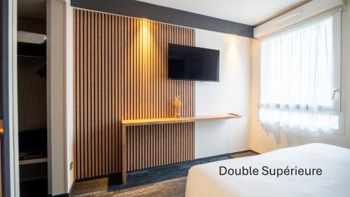 1 Double Bed - Superior Room