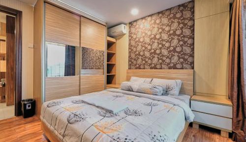 Two-Bedroom Apartment with Pool View
