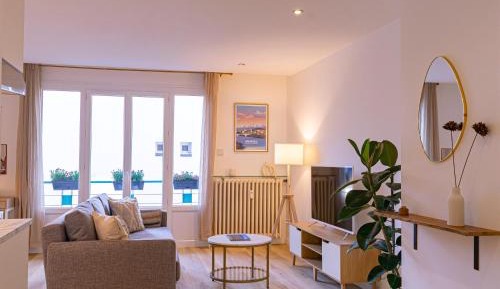 One-Bedroom Apartment with Balcony