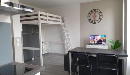 Studio - Split Level