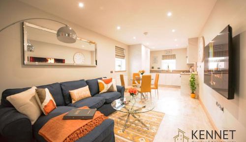 Four-Bedroom Deluxe Apartment