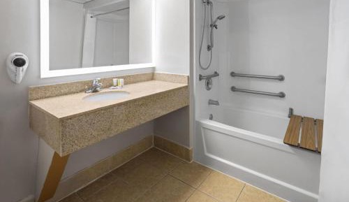 King Room with Mobility Access and Bathtub with Grab Bars, Non-Smoking