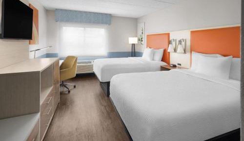 Double Room with Two Double Beds and Bathtub w/Grab Bars - Mobility Accessible/Non-Smoking