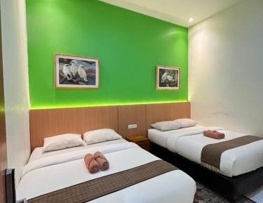Deluxe Twin Room Shared Bathroom