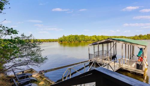 Three-Bedroom Vacation Home 