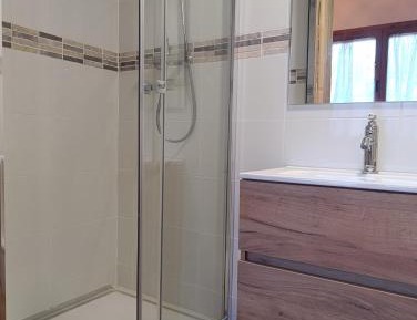Single Room with Private Bathroom