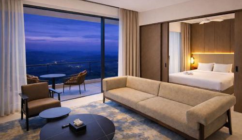 Apartment with Mountain View