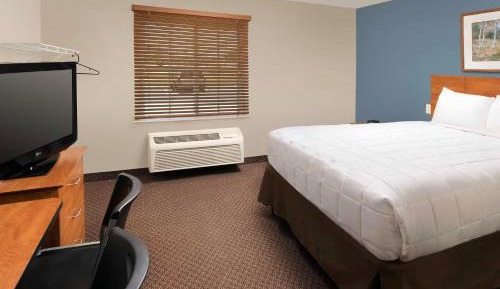 Queen Room - Accessible/Non-Smoking
