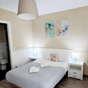 Double Room with Shared Bathroom