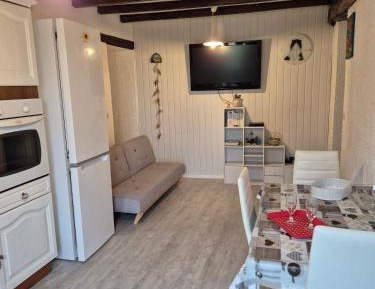 One-Bedroom Apartment with Garden