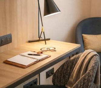 Superior Queen Room with Queen Bed - Non-Smoking