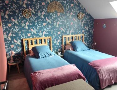 Twin Room with Shared Bathroom