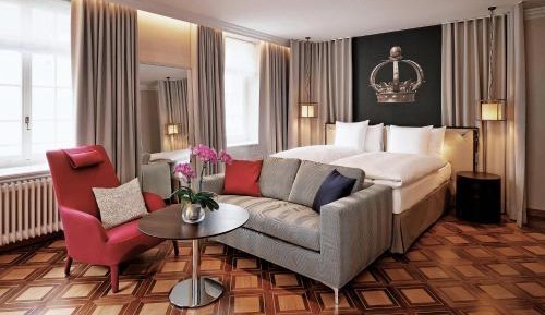 Standard Queen Room
