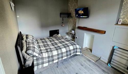 Double Room with Shared Bathroom