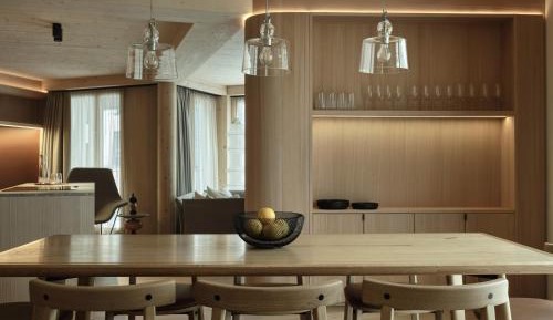 Four-Bedroom Deluxe Apartment