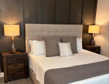 Deluxe Double Room (2 Adults + 1 Child)