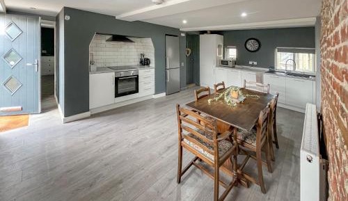 Three-Bedroom Vacation Home 