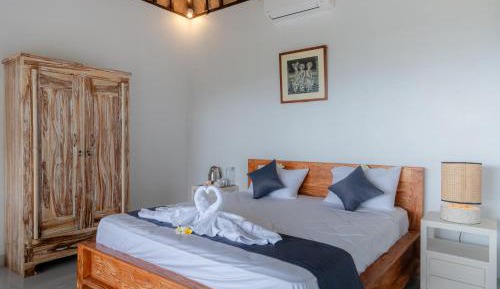 Queen Room with Pool View