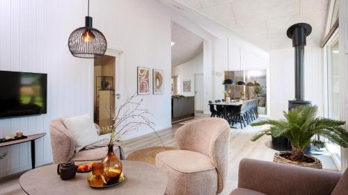 Five-Bedroom Holiday Home