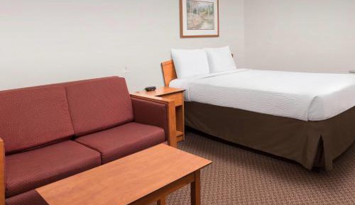 Queen Room - Disability Access/Smoking