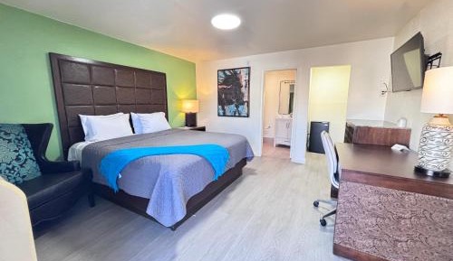 Deluxe King Room