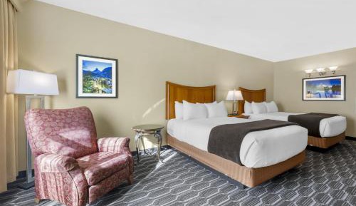 Queen Room with Two Queen Beds and Roll-In Shower - Mobility Access/Non-Smoking