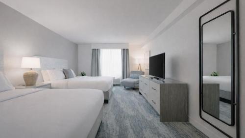 Queen Room with Two Queen Beds - Non-Smoking