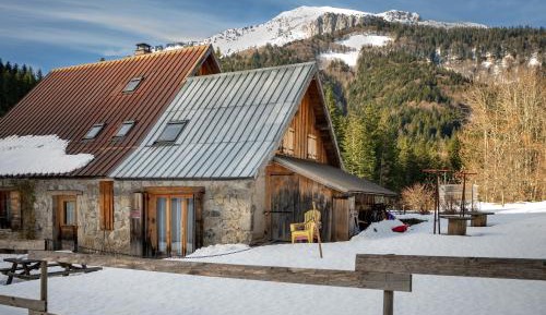 Two-Bedroom Deluxe Apartment with Garden View