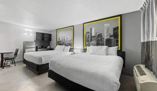 Suite with Two King Beds - Non-Smoking