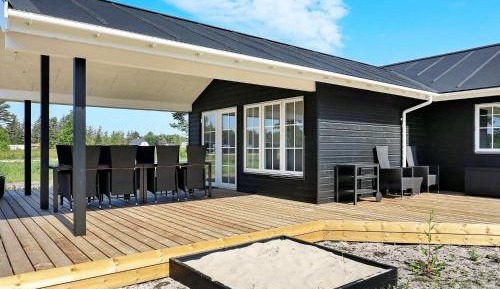 Three-Bedroom Vacation Home 