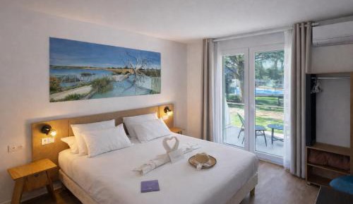 Double or Twin Room with Terrace