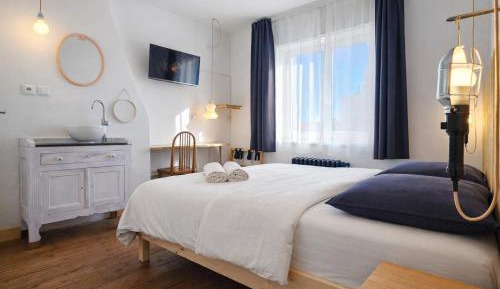 Double Room with Private Bathroom