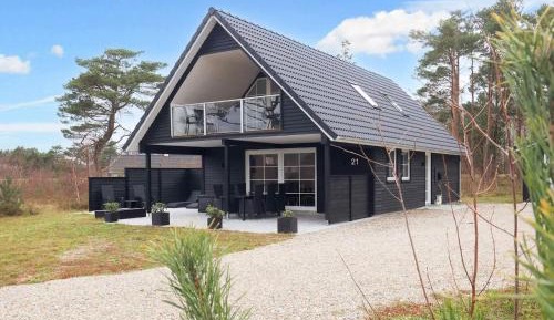 Three-Bedroom Vacation Home 