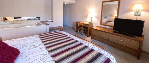Deluxe King Suite