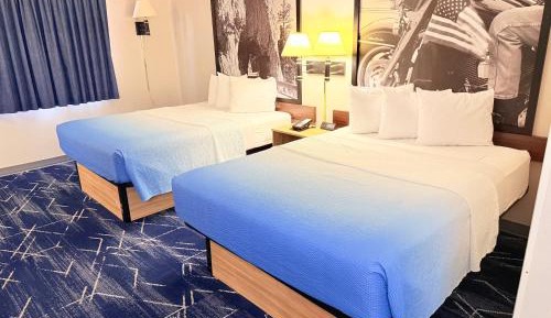 Queen Room with Two Queen Beds - Non-Smoking