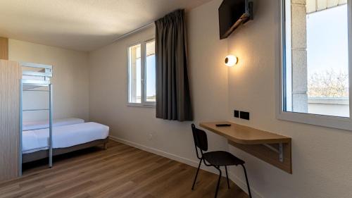 Standard Room with Two Single Beds and Three Bunk Beds