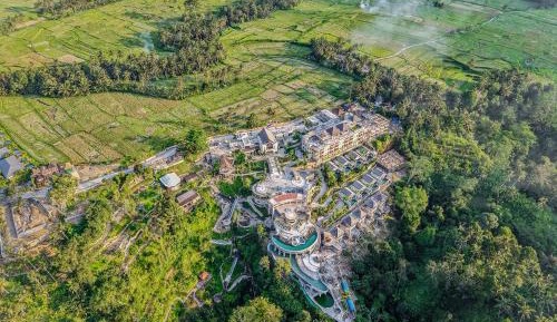 Premier Suite with Valley View 