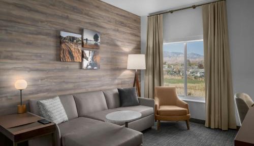 One-Bedroom King Suite with Sofa Bed 